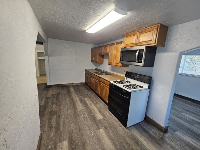 Building Photo - Charming 2/1 Home For Rent in Gerber!