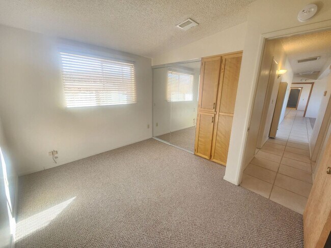 Building Photo - Beautiful 3 bedroom 2 Bath home in Indian Cove with a POOL!