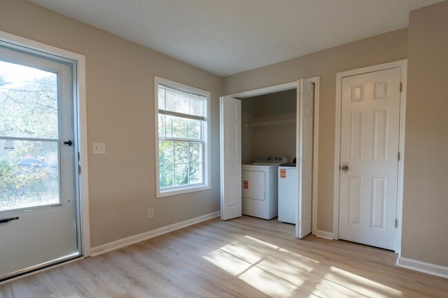 Building Photo - 225 Springfield Cir