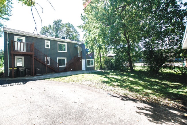 Building Photo - 10422 Nevada Ave