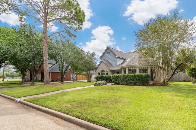 Building Photo - 15107 Easton Park Dr