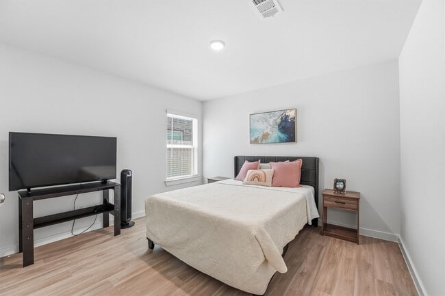 Building Photo - 8611 Pier Cove Dr