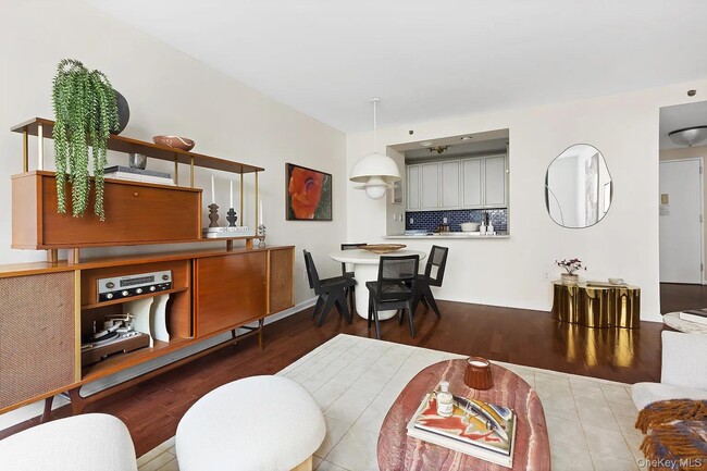 Building Photo - 199 Bowery