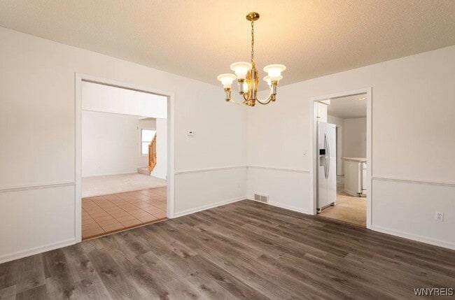 Building Photo - 70 Hobnail Dr