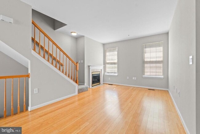 Building Photo - 519 Ensemble Ct