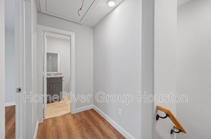 Building Photo - 8120 Laura Koppe Rd