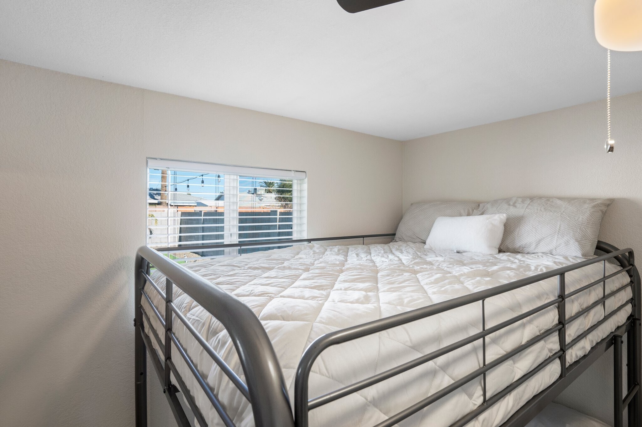 Building Photo - 7902 E Latham St