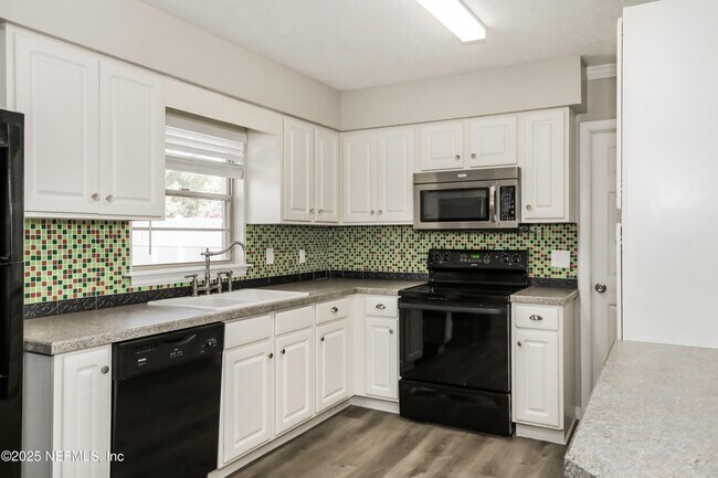 Building Photo - 8371 Fury Dr