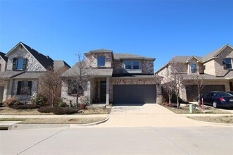 Building Photo - 4733 Franklin Dr