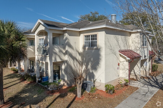 Building Photo - The Oaks at Durkeeville