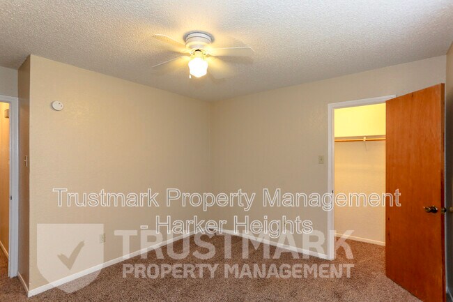 Building Photo - 2110 El Dorado Dr