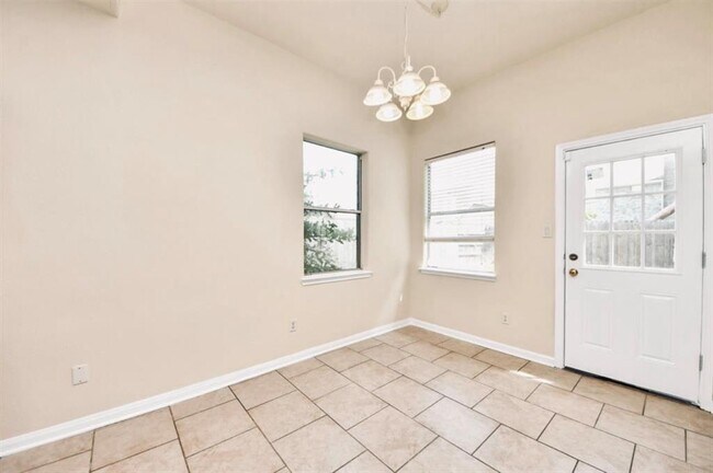 Building Photo - 6902 Sterling Meadow Dr