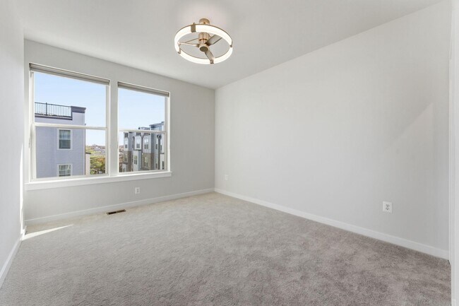 Building Photo - 2136 Glacier Rd