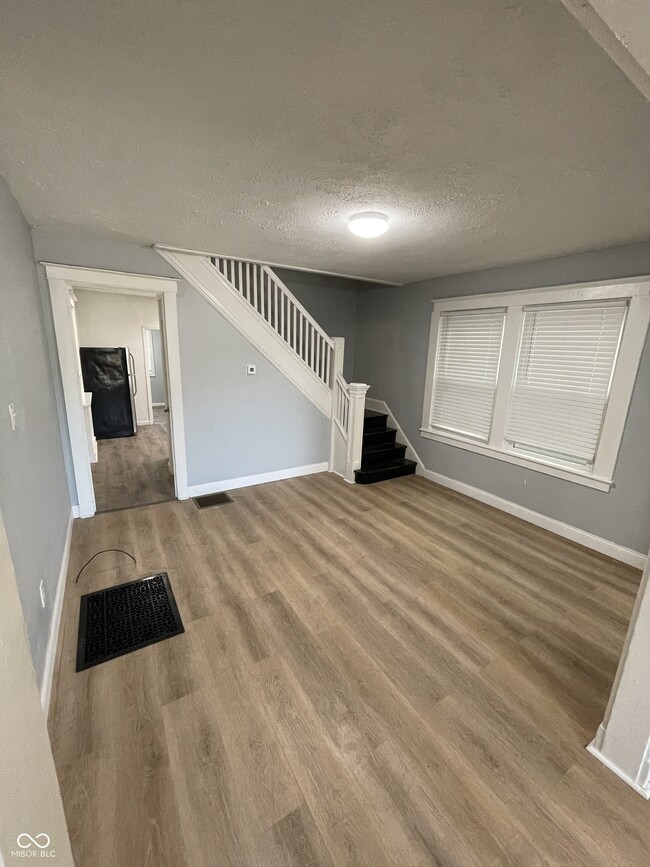 Building Photo - 12 N Randolph St