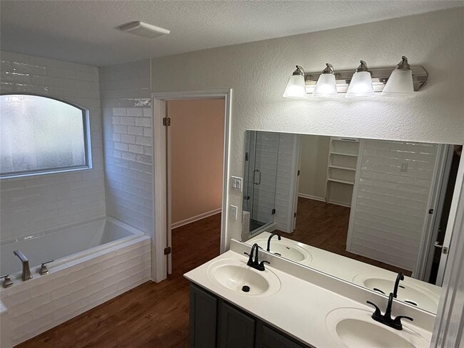 Building Photo - 4617 Moose Dr