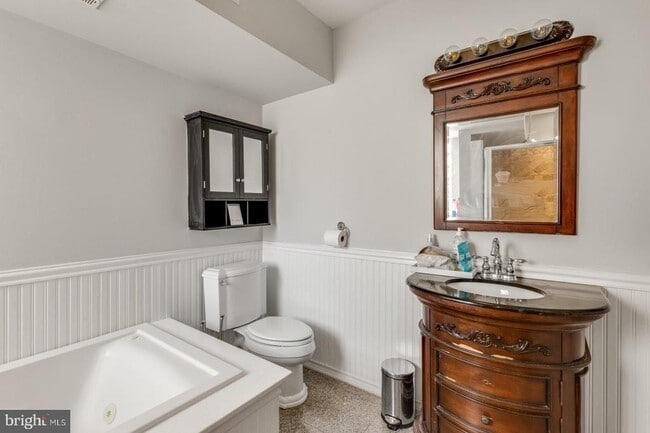 Building Photo - 920 S 16th St