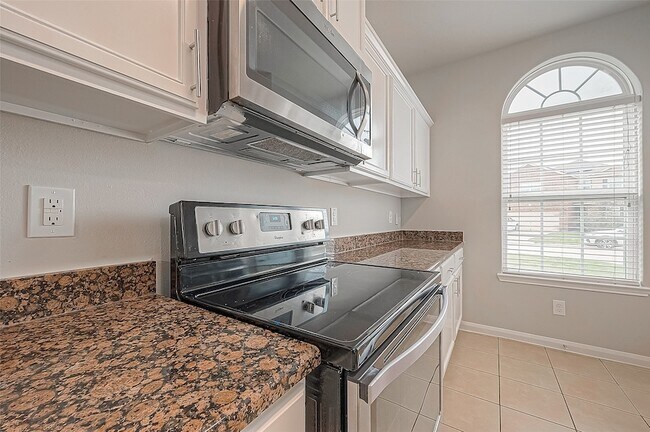Building Photo - 20630 Stout Dr