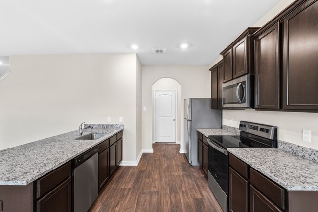 Building Photo - 719 Wonderland Trail