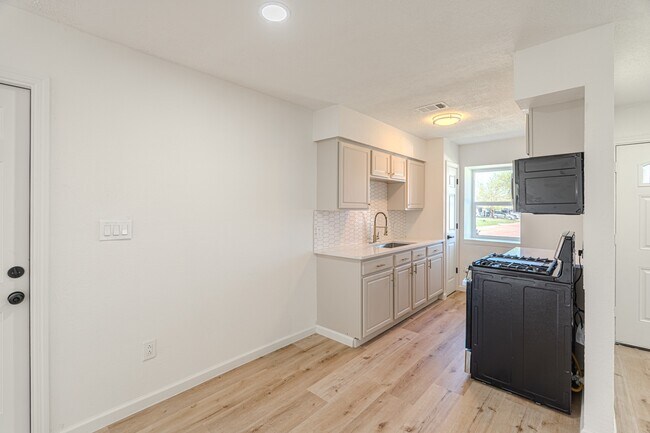 Building Photo - 3538 Cork Dr