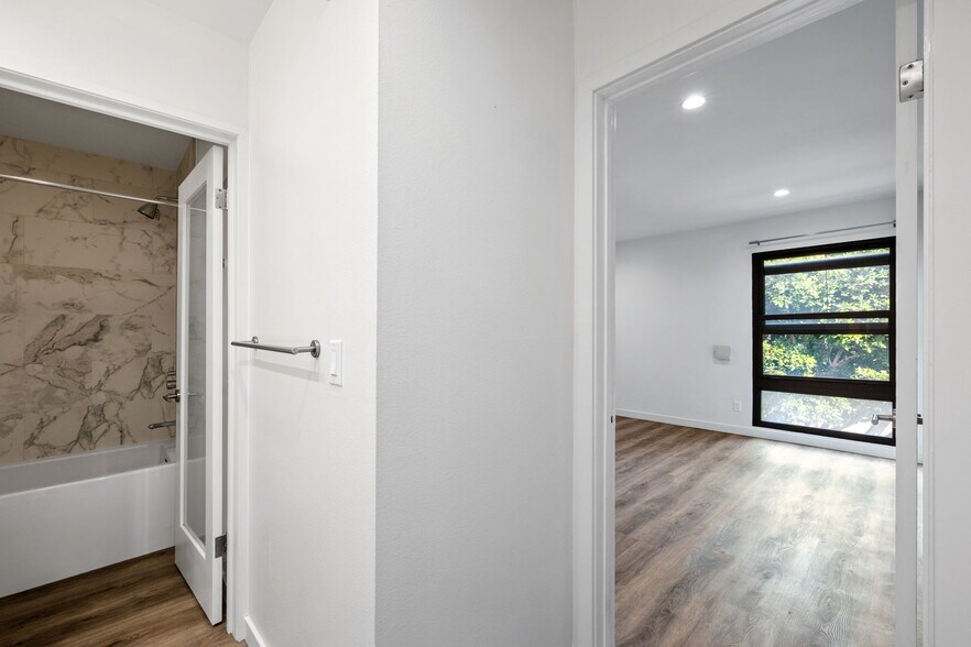 Building Photo - 7742 Redlands St