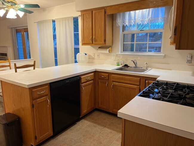 Building Photo - Lovely Bethlehem Township single family ho...