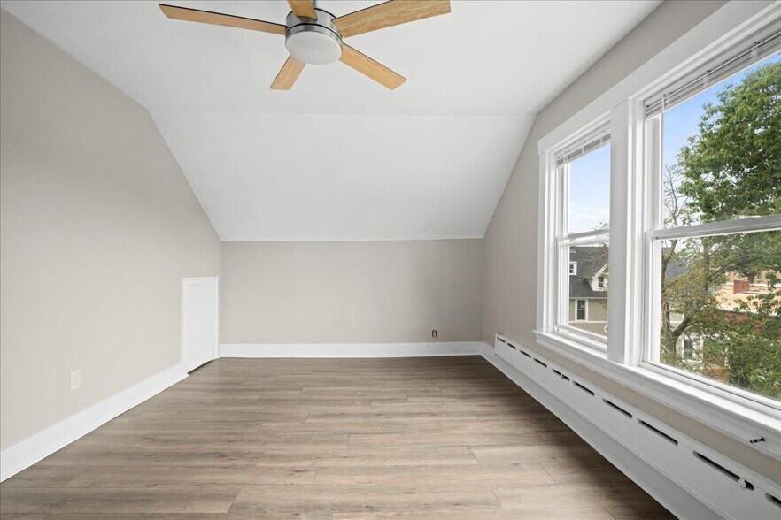 Building Photo - 36 Cedar St