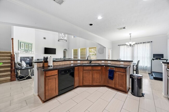 Building Photo - 14403 Lakepointe Bend Ln