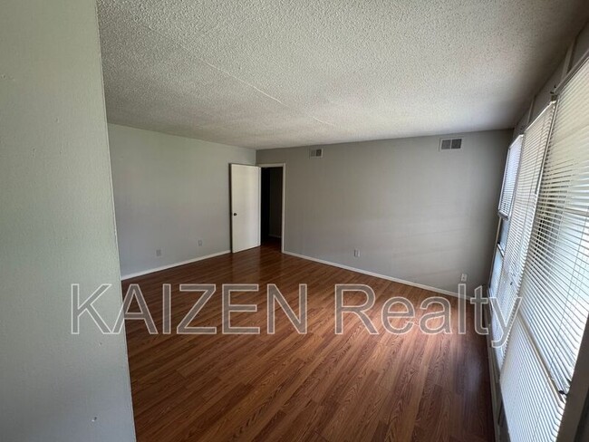 Building Photo - 151 N Belvedere Blvd