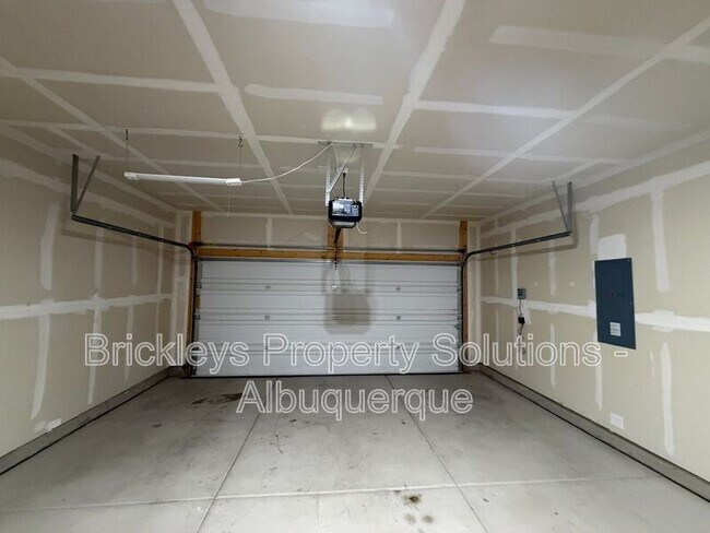 Building Photo - 7005 Silver Moon Rd
