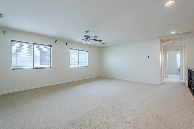Building Photo - 2744 E Donato Dr