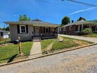 Building Photo - 309 Dennis St