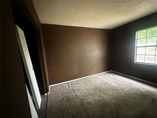 Building Photo - 417 Water Rd