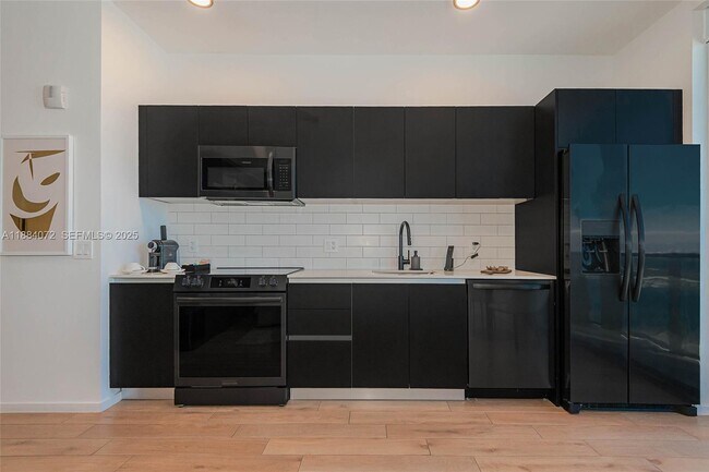 Building Photo - 398 NE 5th St