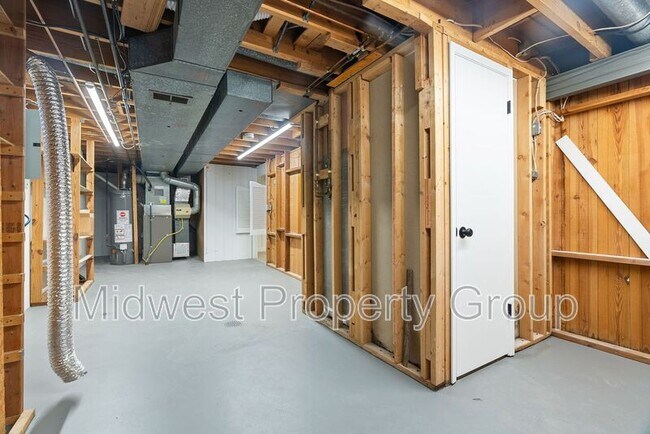 Building Photo - 3325 Hermoso Dr