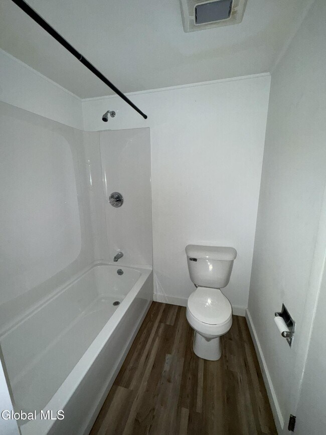 Building Photo - 219 S Main St