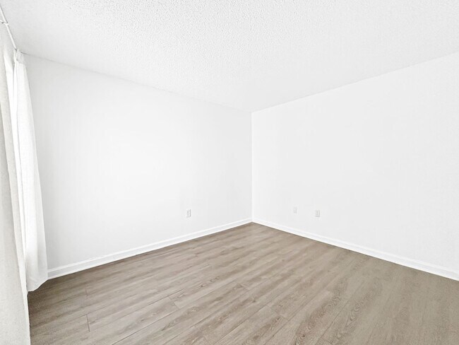 Building Photo - 2500 Winding Creek Blvd