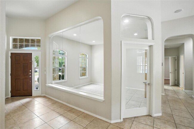 Building Photo - 208 Raindance Cove