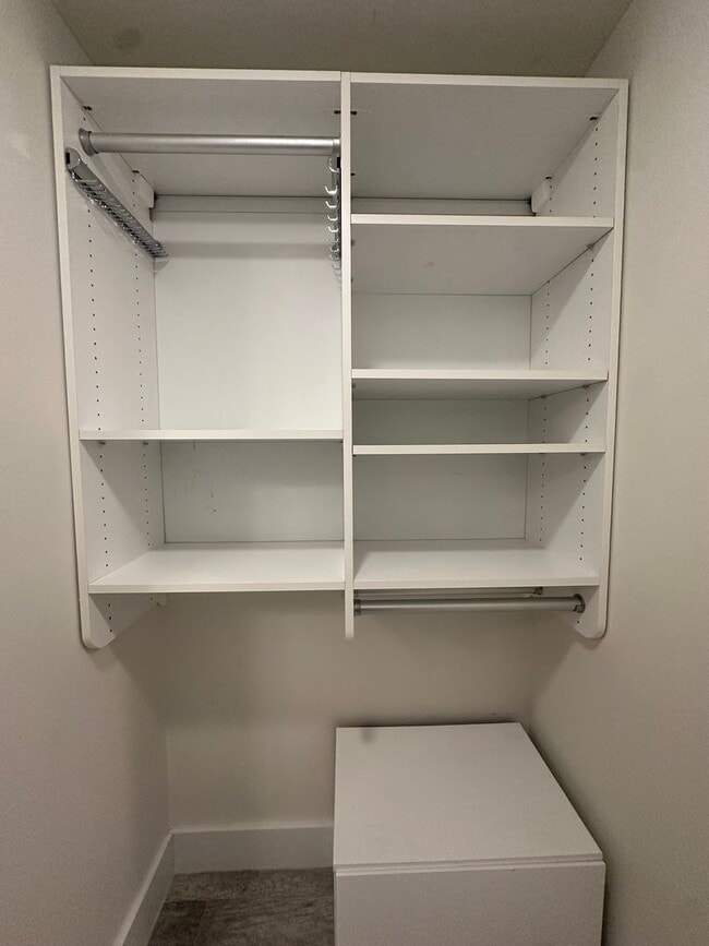 Building Photo - 1 Bedroom, 2 Bath Condo