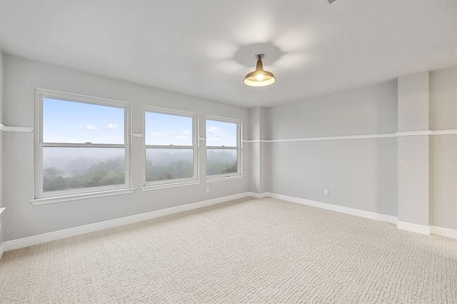 Building Photo - 2137 Rivina Dr