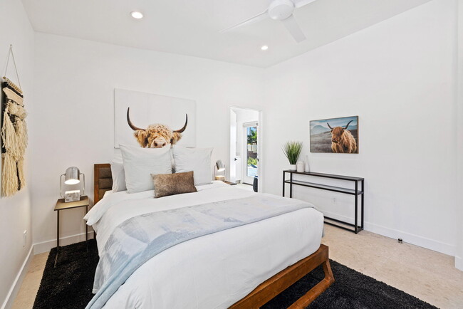 Building Photo - 38951 Bel Air Dr