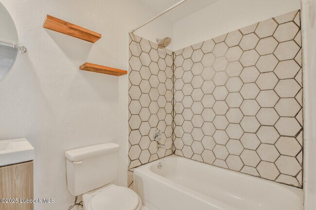 Building Photo - 410 Prentiss Ave