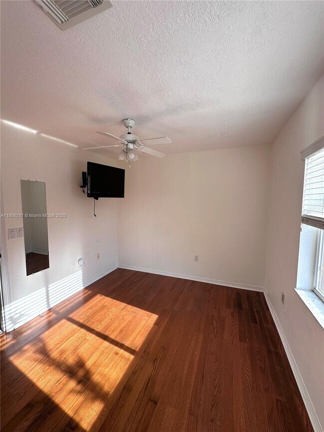 Building Photo - 491 NW 188th Terrace
