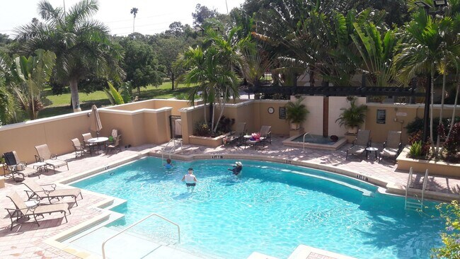 Building Photo - Annual unfurnished luxury 3/2 condo downtown Sarasota overlooking a park!