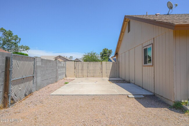 Building Photo - 9315 E Dallas St