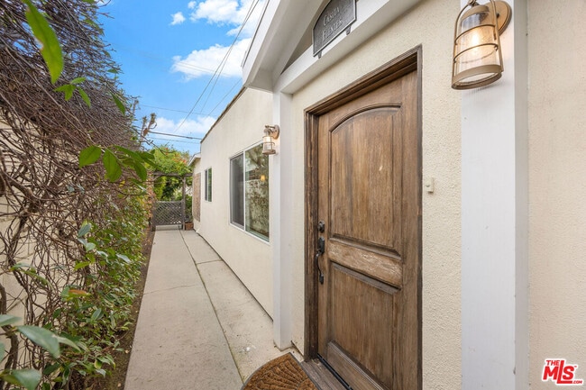 Building Photo - 1039 26th St