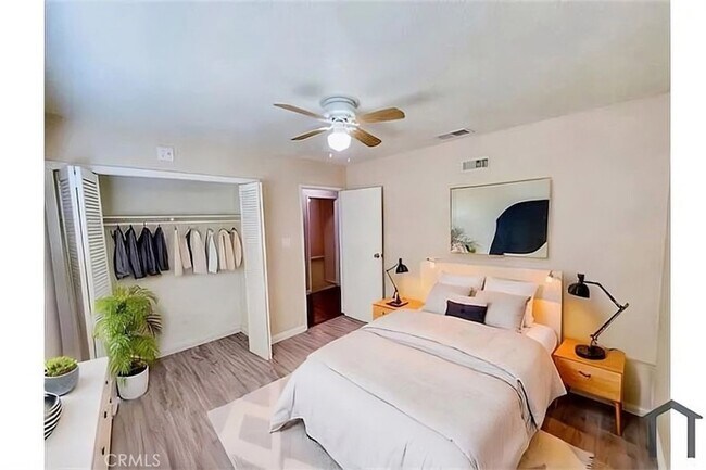 Building Photo - 12916 Bloomfield Ave