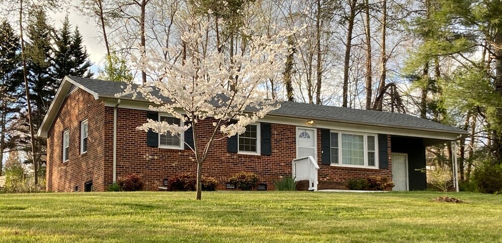 Exterior - 355 Badgett Ave