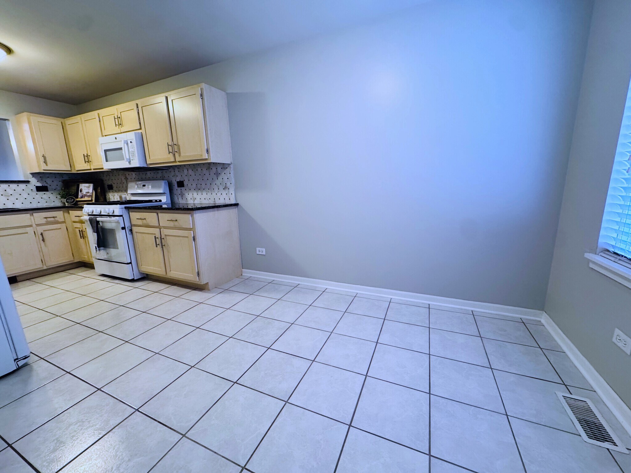 Building Photo - 6752 Coffman Dr