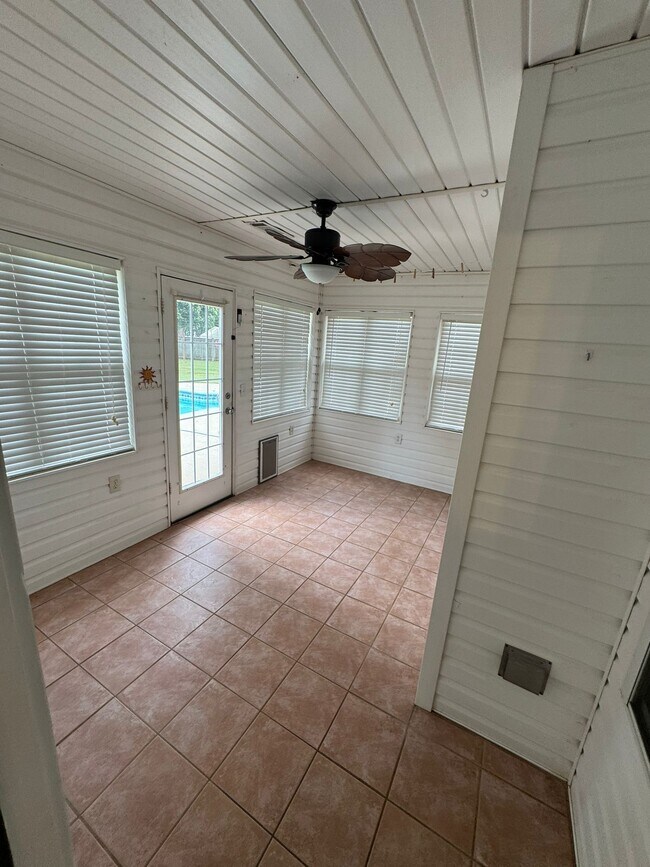 Building Photo - 111 Weatherstone Pl