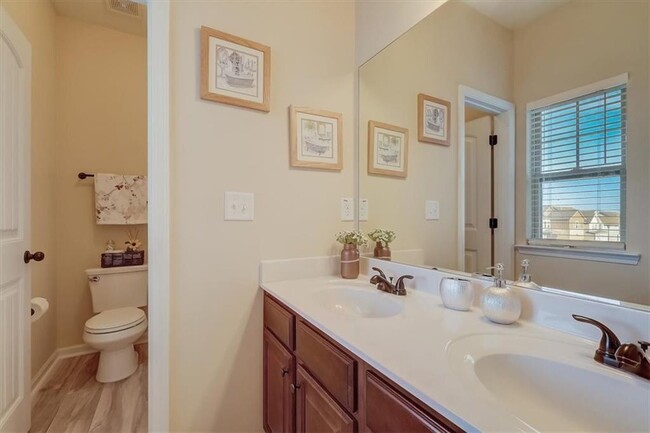 Building Photo - 4640 Roseman Trail